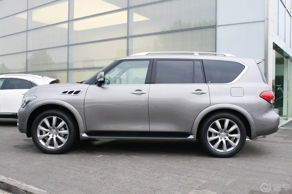 英菲尼迪QX56外观