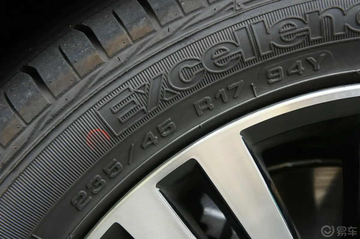 迈腾B7L V6 3.0FSI DSG旗舰型轮胎规格