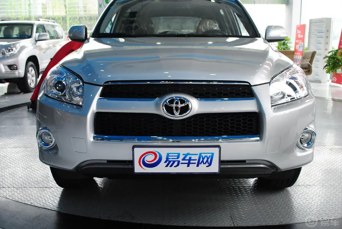 RAV4荣放2.4L 自动 至臻版外观