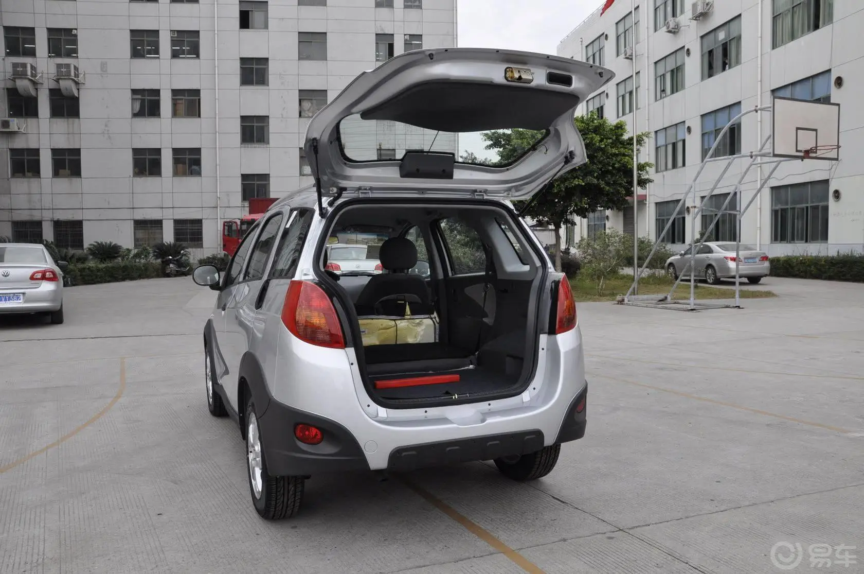 奇瑞X11.3L 手动 舒享型空间