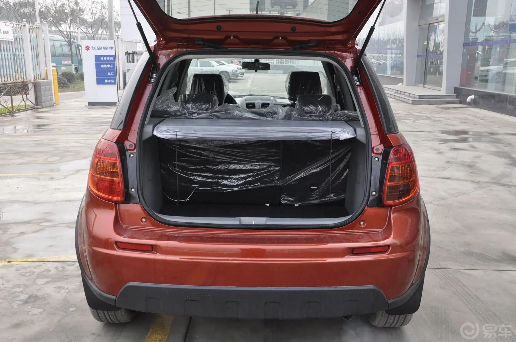 天语 SX4两厢 1.6L 灵动型 AT行李箱空间