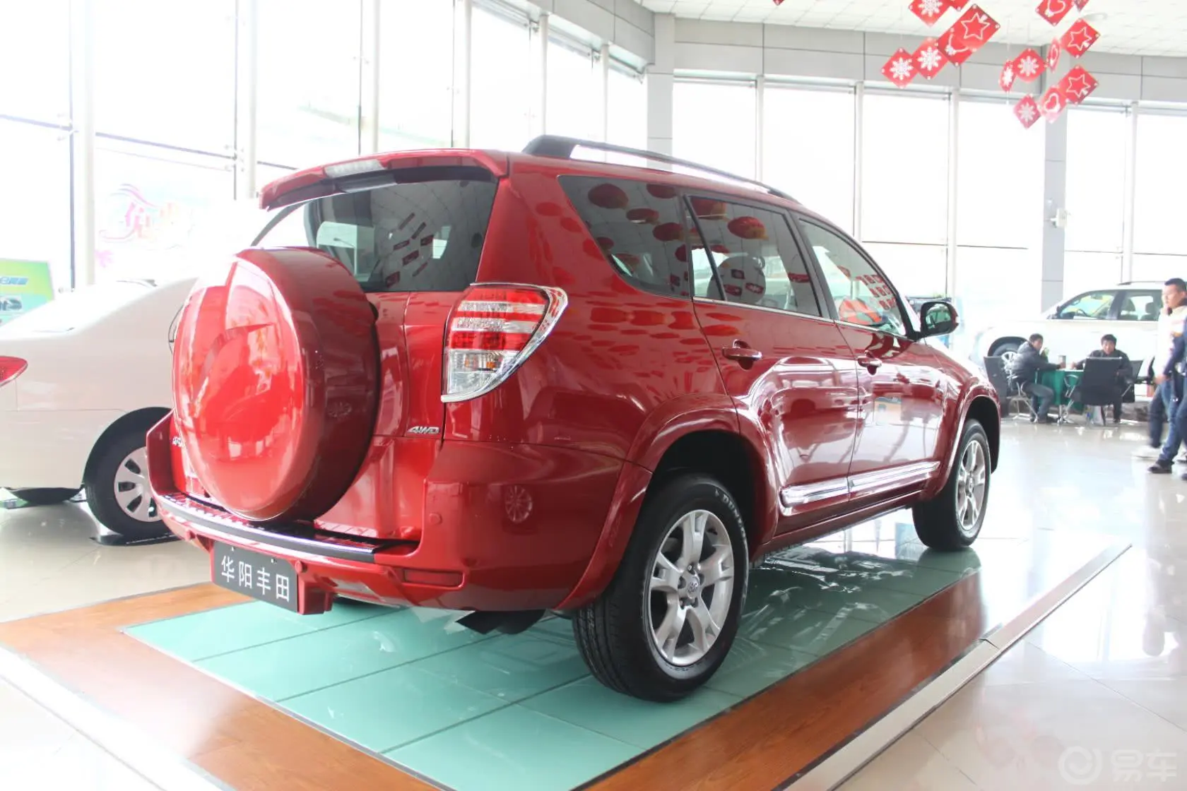 RAV4荣放2.4L 自动 豪华版外观