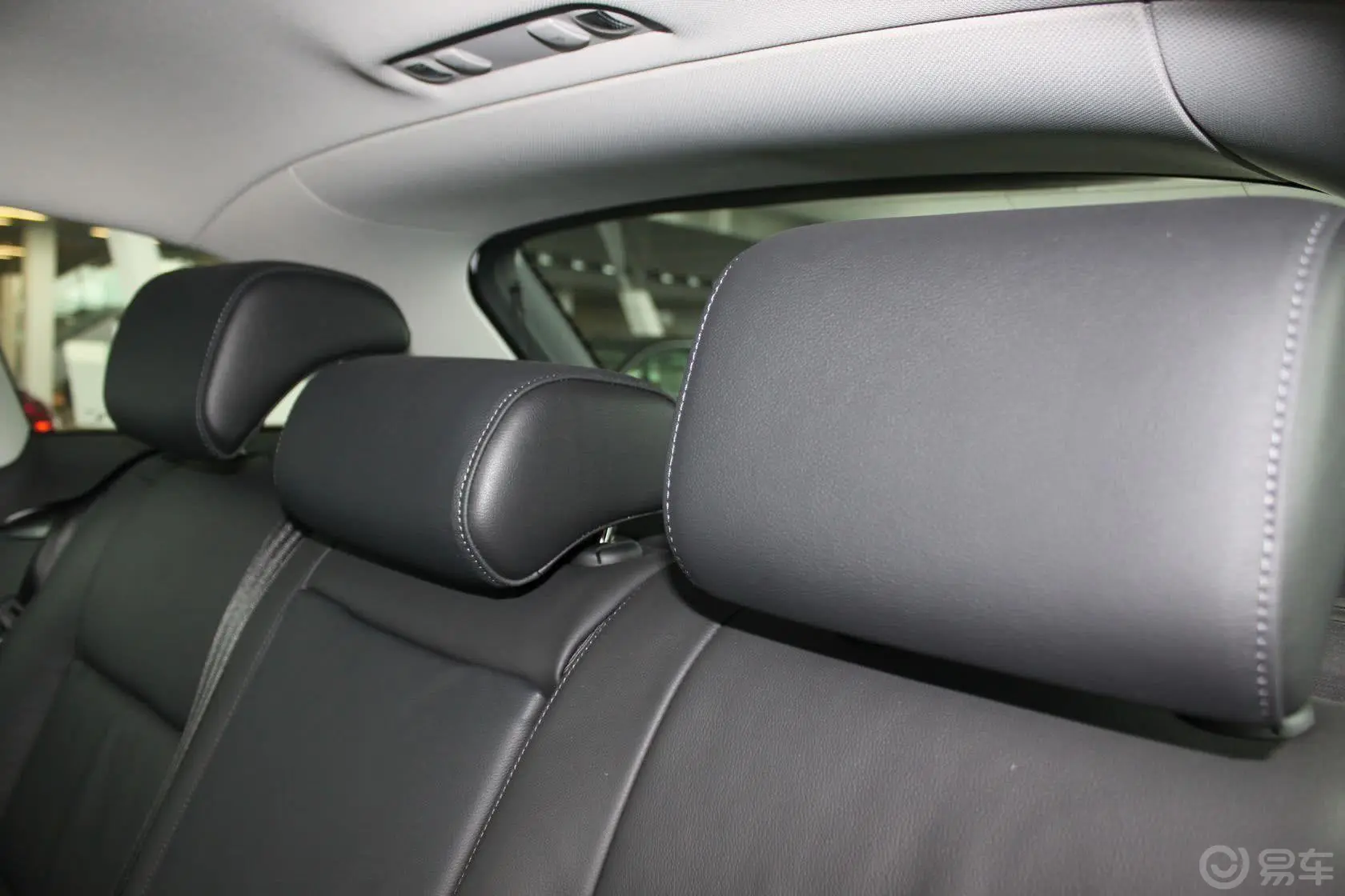 奥迪A3(进口)Sportback 1.8T 自动 豪华型后排头枕