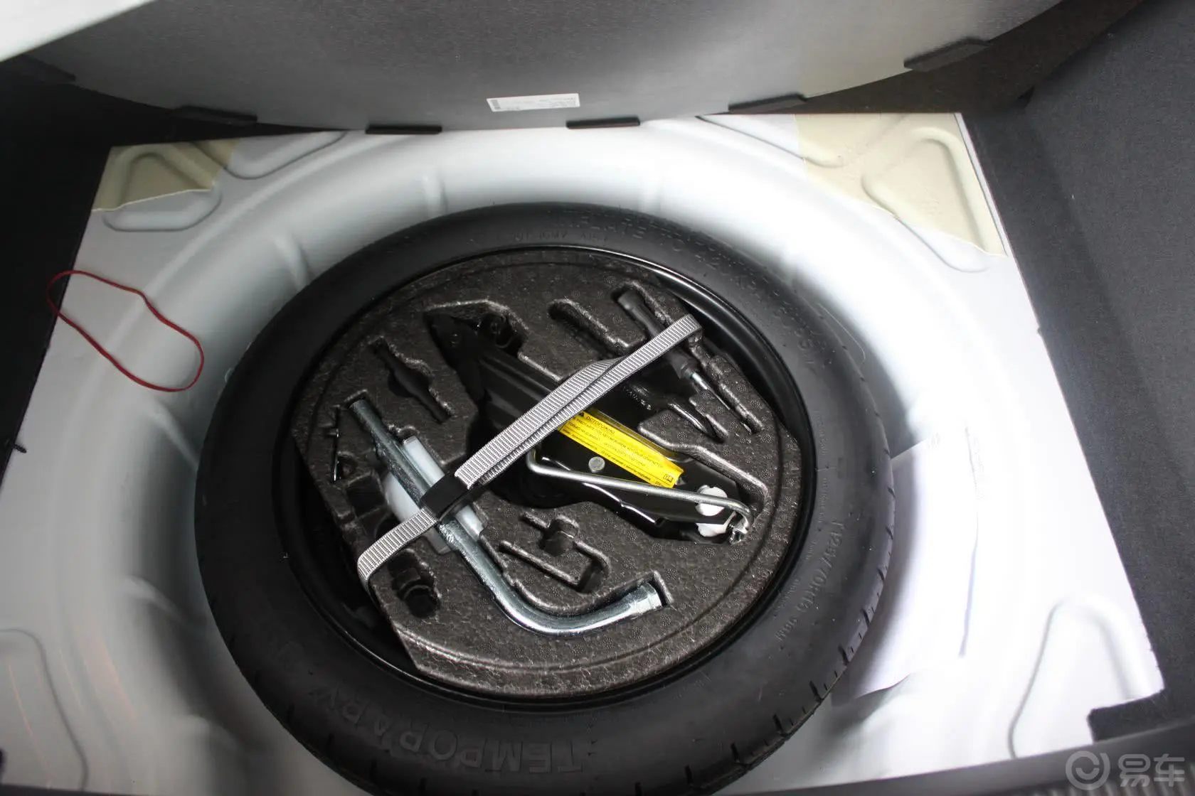 奥迪A3(进口)Sportback 1.8T 自动 豪华型备胎