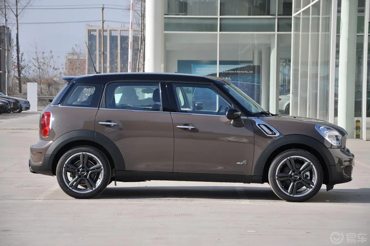 MINI COUNTRYMAN1.6T COOPER S All 4外观