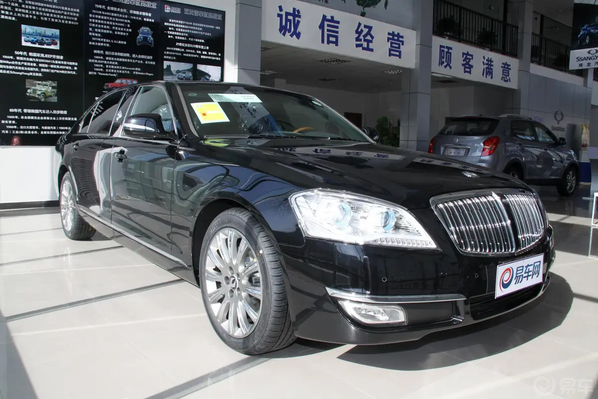 主席3.6L 自动 G36D CW700L加长版侧前45度车头向右水平