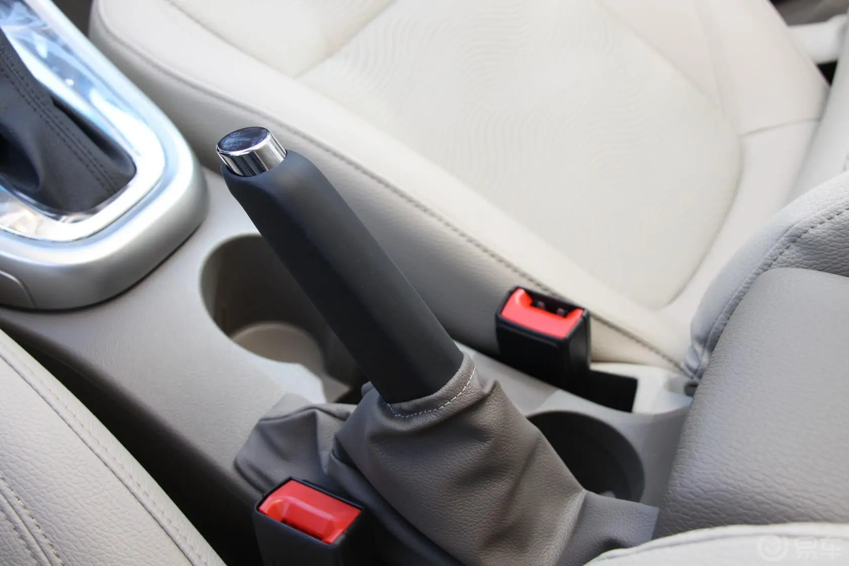 英朗GT 1.6L 自动 舒适天窗版驻车制动（手刹，电子，脚刹）