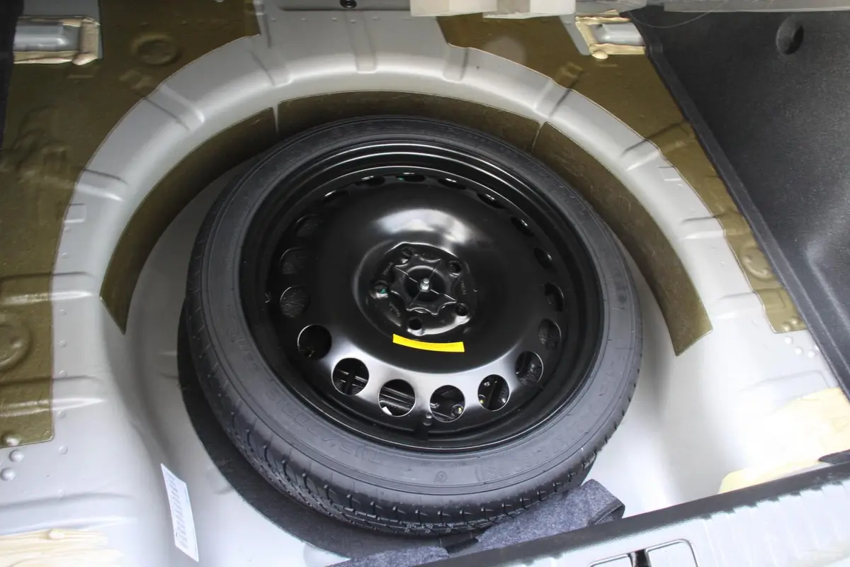 英朗GT 1.6L 自动 舒适天窗版备胎