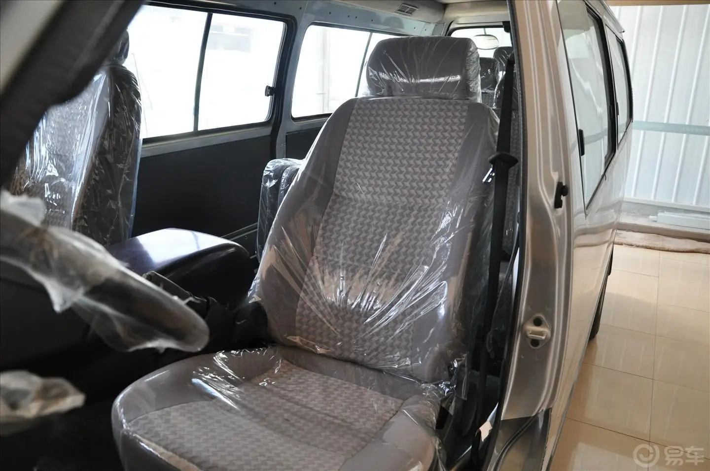金龙海狮4RB2系列 豪华型驾驶员座椅