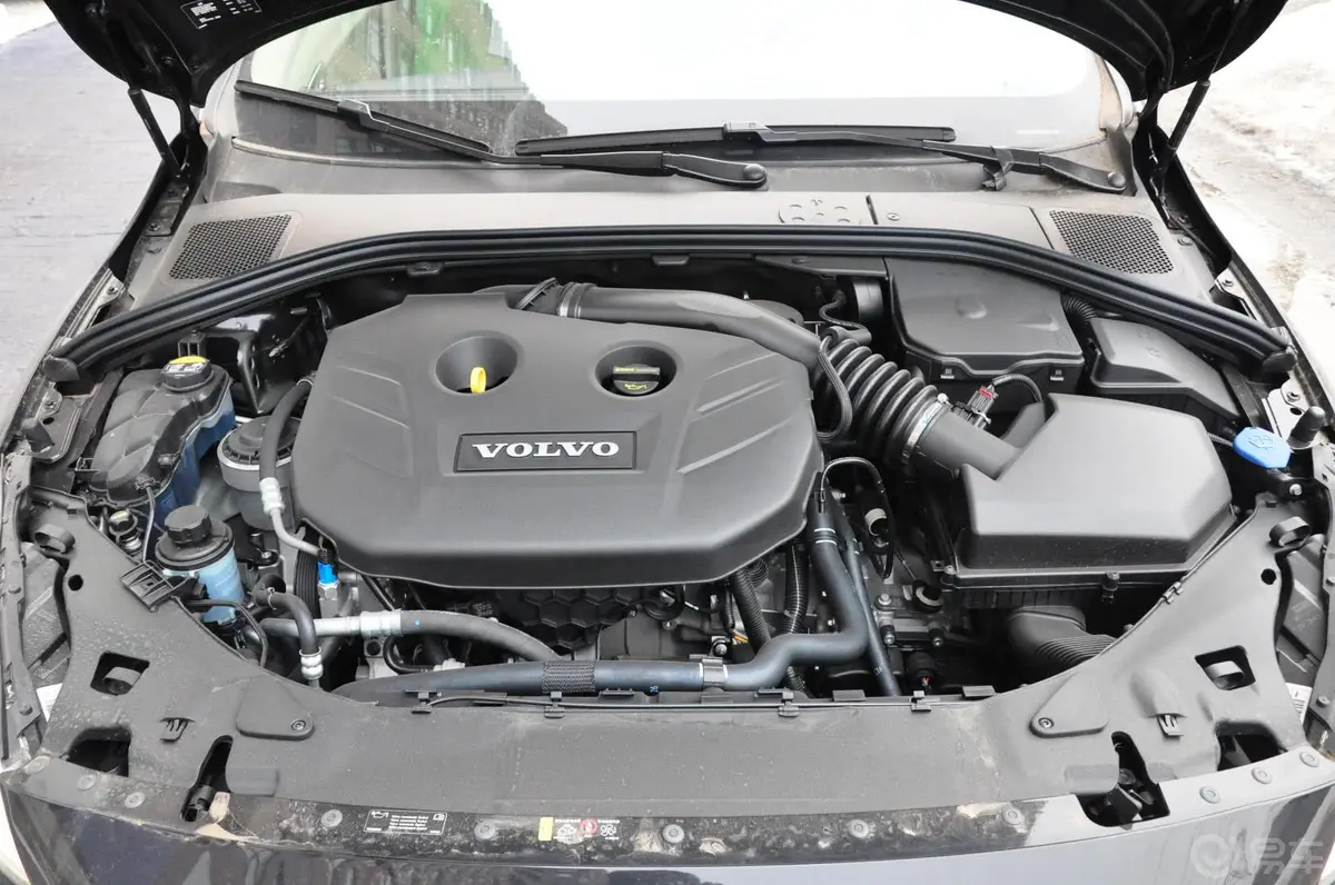 沃尔沃S60(进口)2.0T 双离合 T5 舒适版发动机
