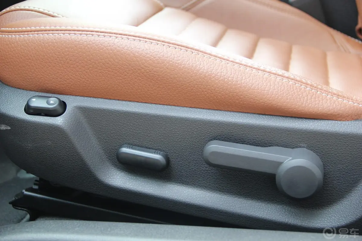 MustangV6 3.7L 自动  豪华版 高配座椅调节键