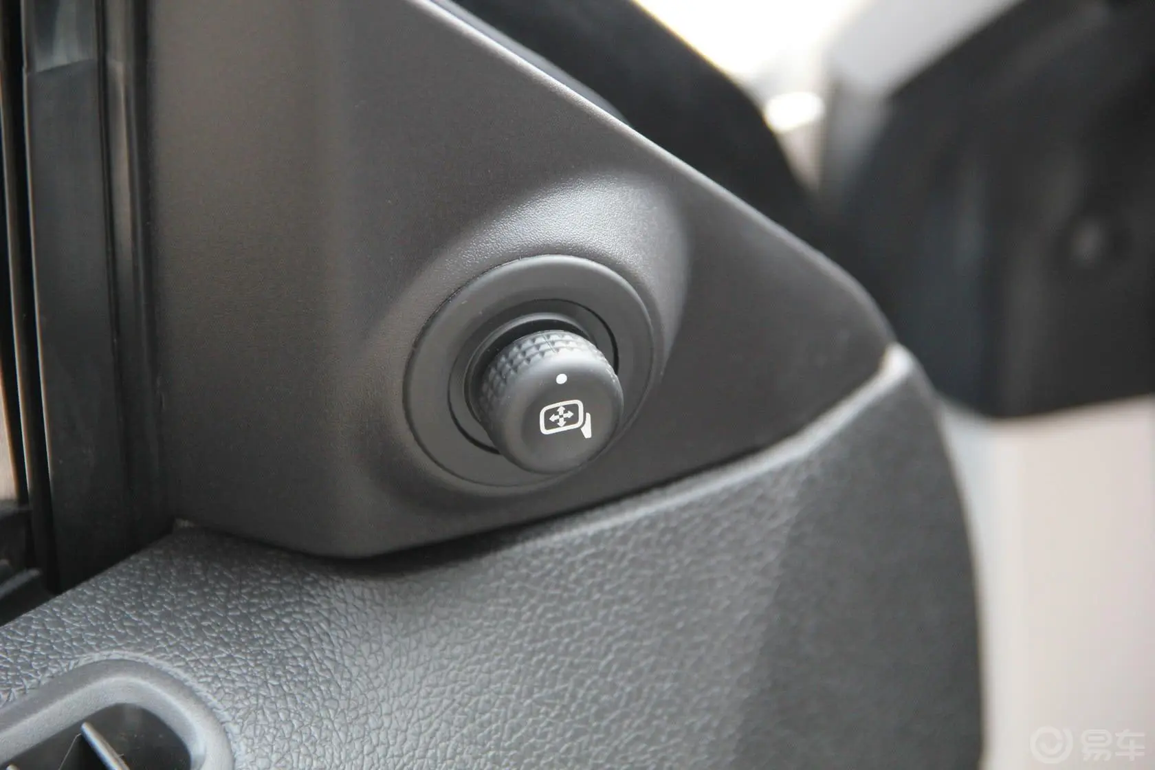 MustangV6 3.7L 自动  豪华版 高配外后视镜控制键