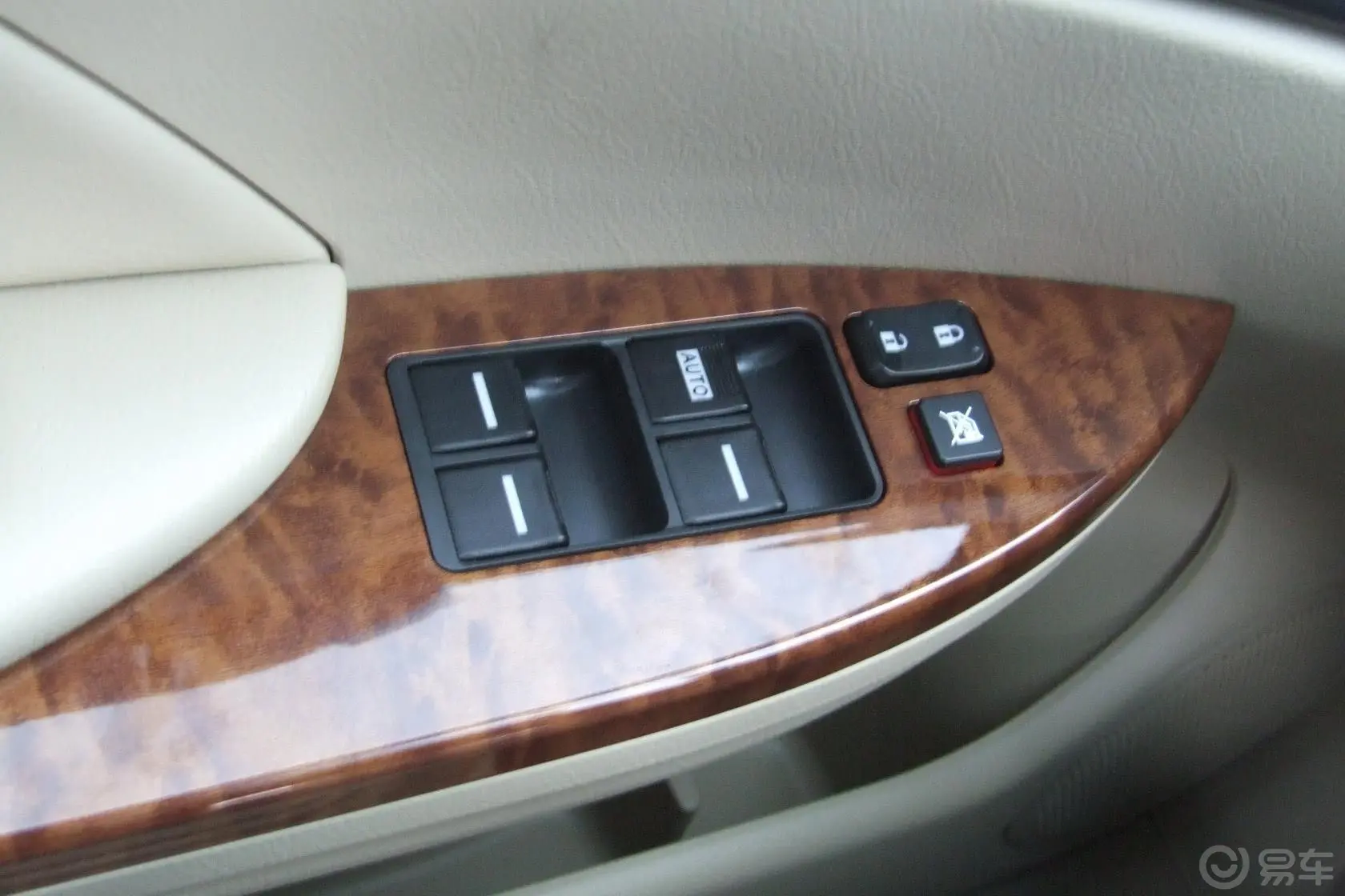 比亚迪G61.5TID 手自一体 尊荣型车窗升降键
