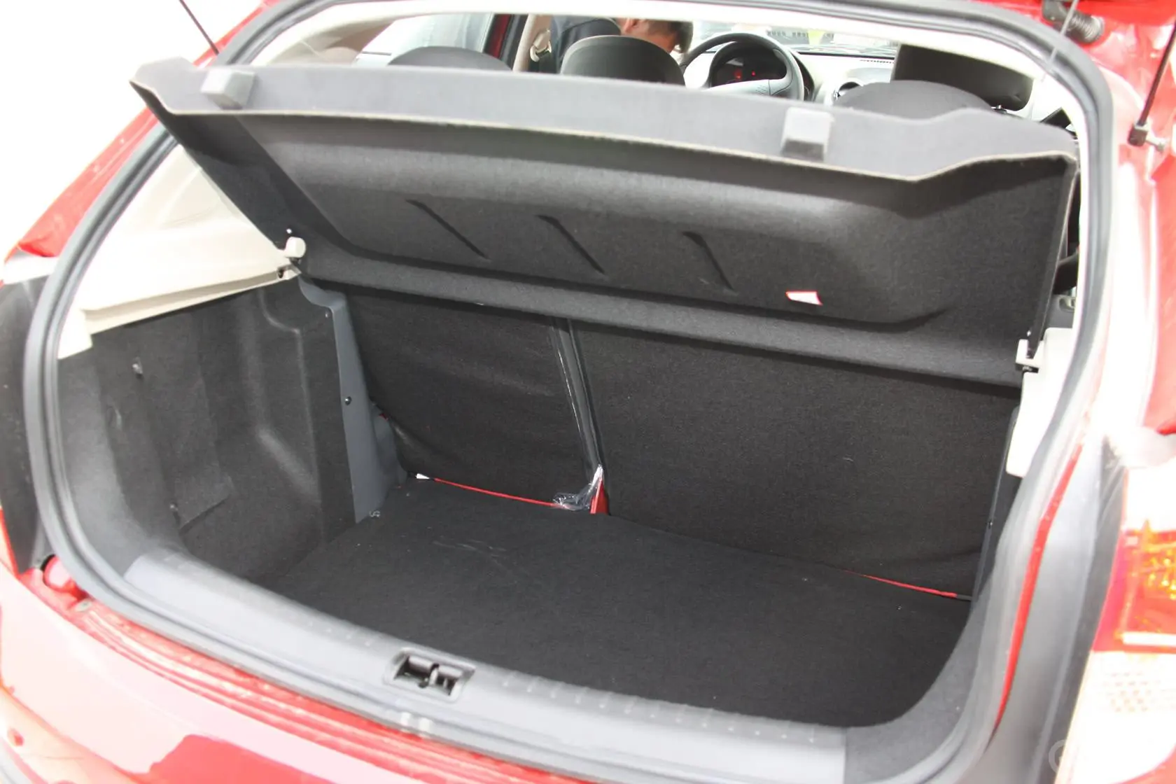 和悦A13RS CROSS 1.3L 手动 舒适型行李箱空间