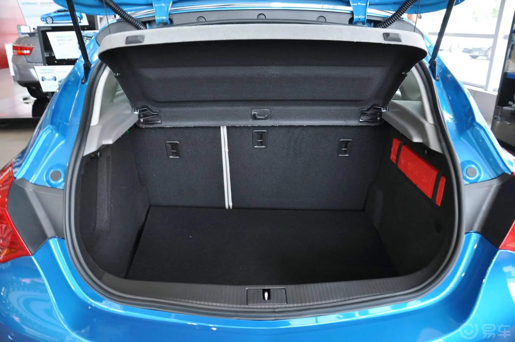 英朗XT 1.6L 手动 进取型行李箱空间
