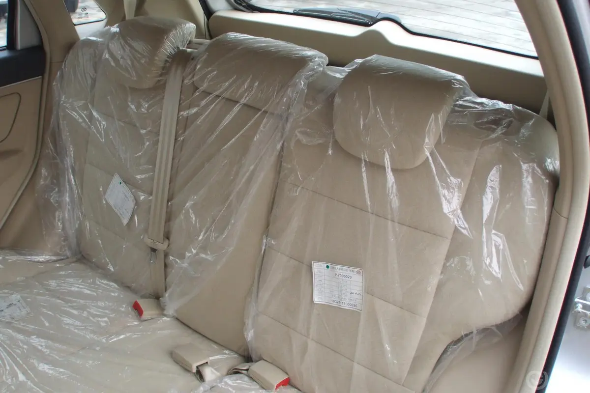北京汽车E系列两厢 1.3L 乐天手动版驾驶员头枕