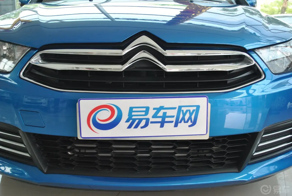 世嘉两厢 1.6L 自动 乐享型外观