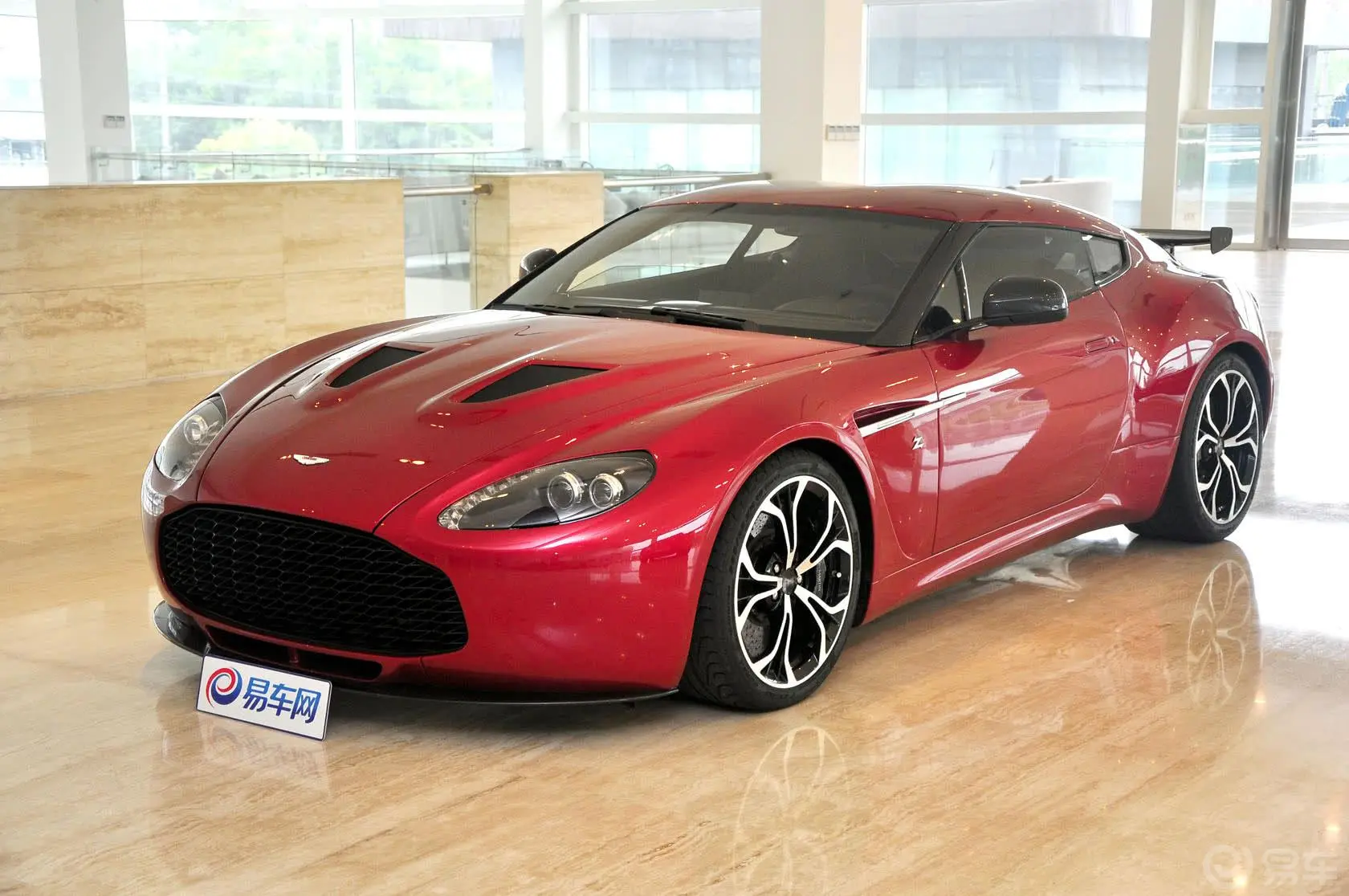 V12 ZagatoV12 zagato侧前45度车头向左水平