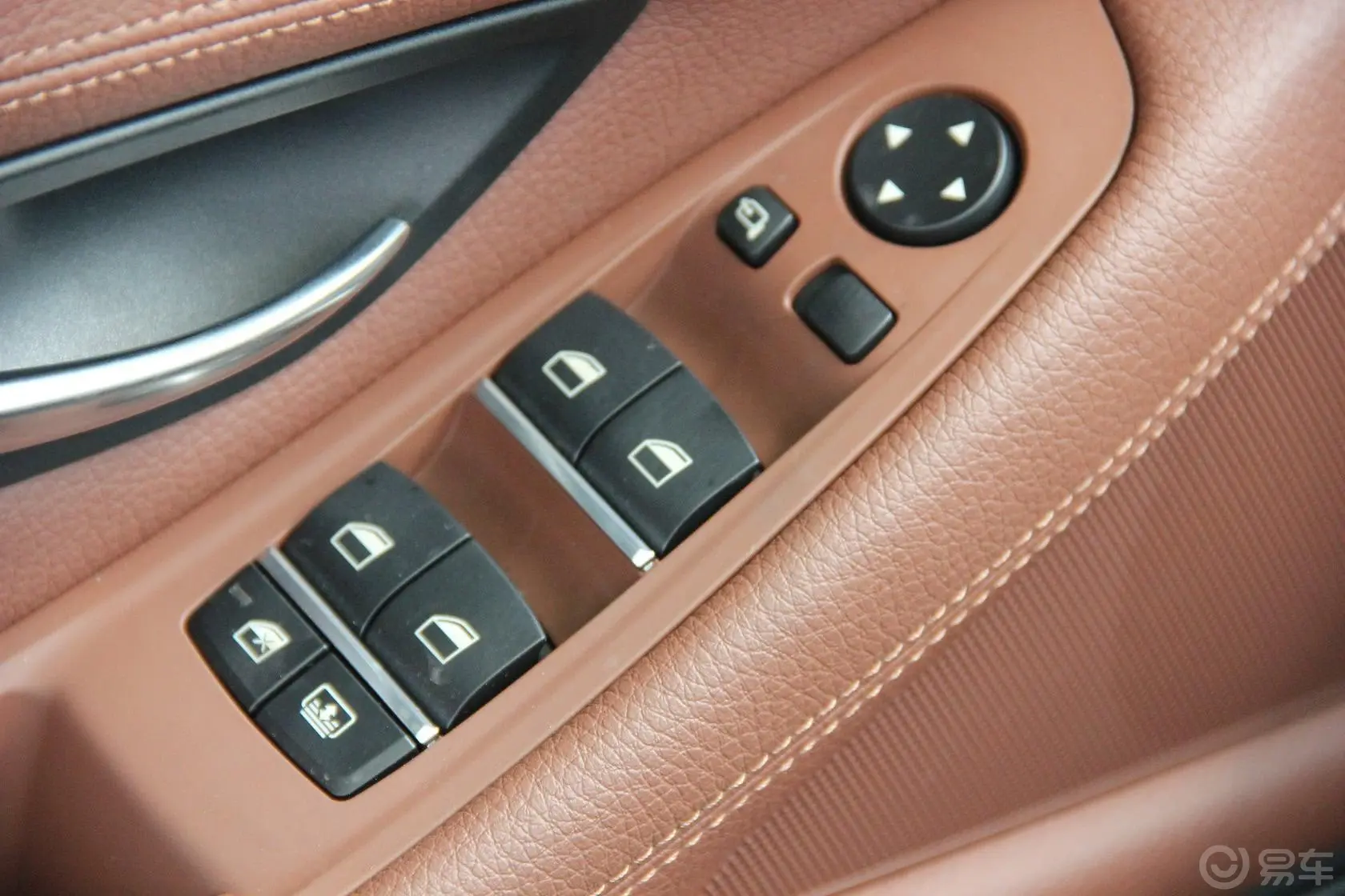 宝马5系(进口)528i xDrive 豪华型外后视镜控制键