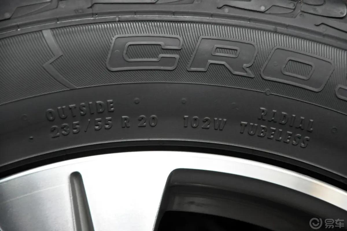 凯迪拉克SRX3.0L 手自一体 领先版轮胎规格