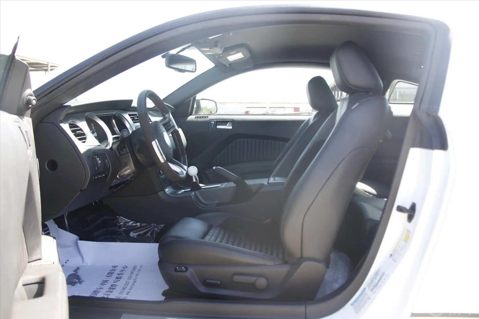MustangShelby V8 5.4L 手动 豪华版 SVT改装前排空间