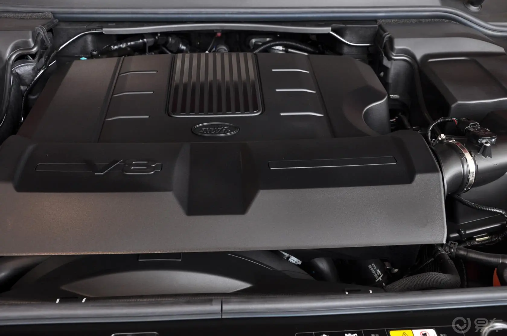 揽胜运动版5.0L V8 NA HSE 驭红限量版内饰