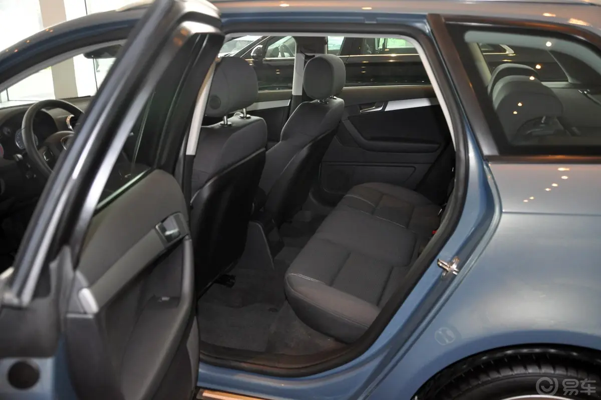 奥迪A3(进口)Sportback 1.8T 自动 豪华型后排座椅