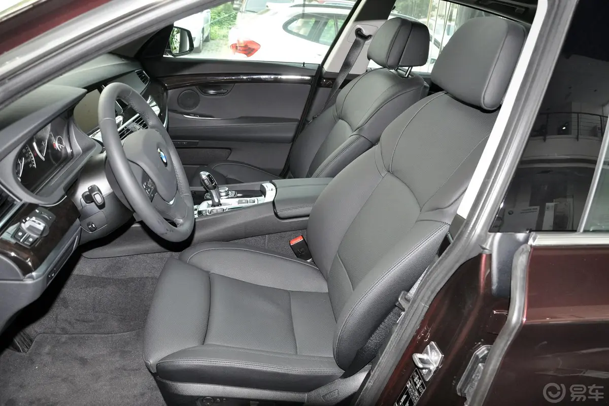 宝马5系GT535i xDrive 豪华型空间