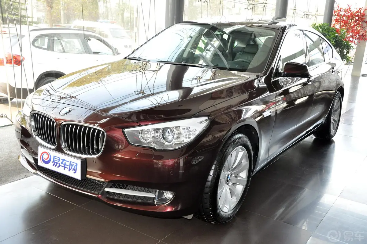 宝马5系GT535i xDrive 豪华型外观