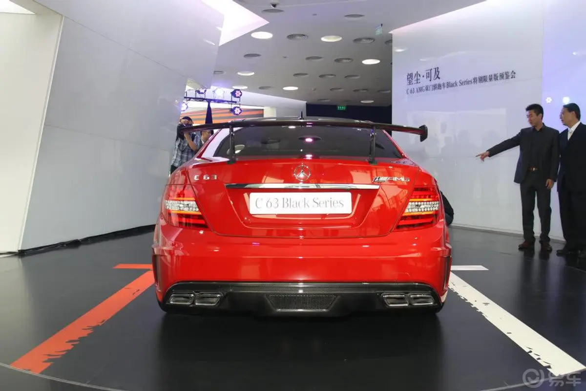 奔驰C级 AMGC 63 AMG 双门轿跑车Black Series正后水平