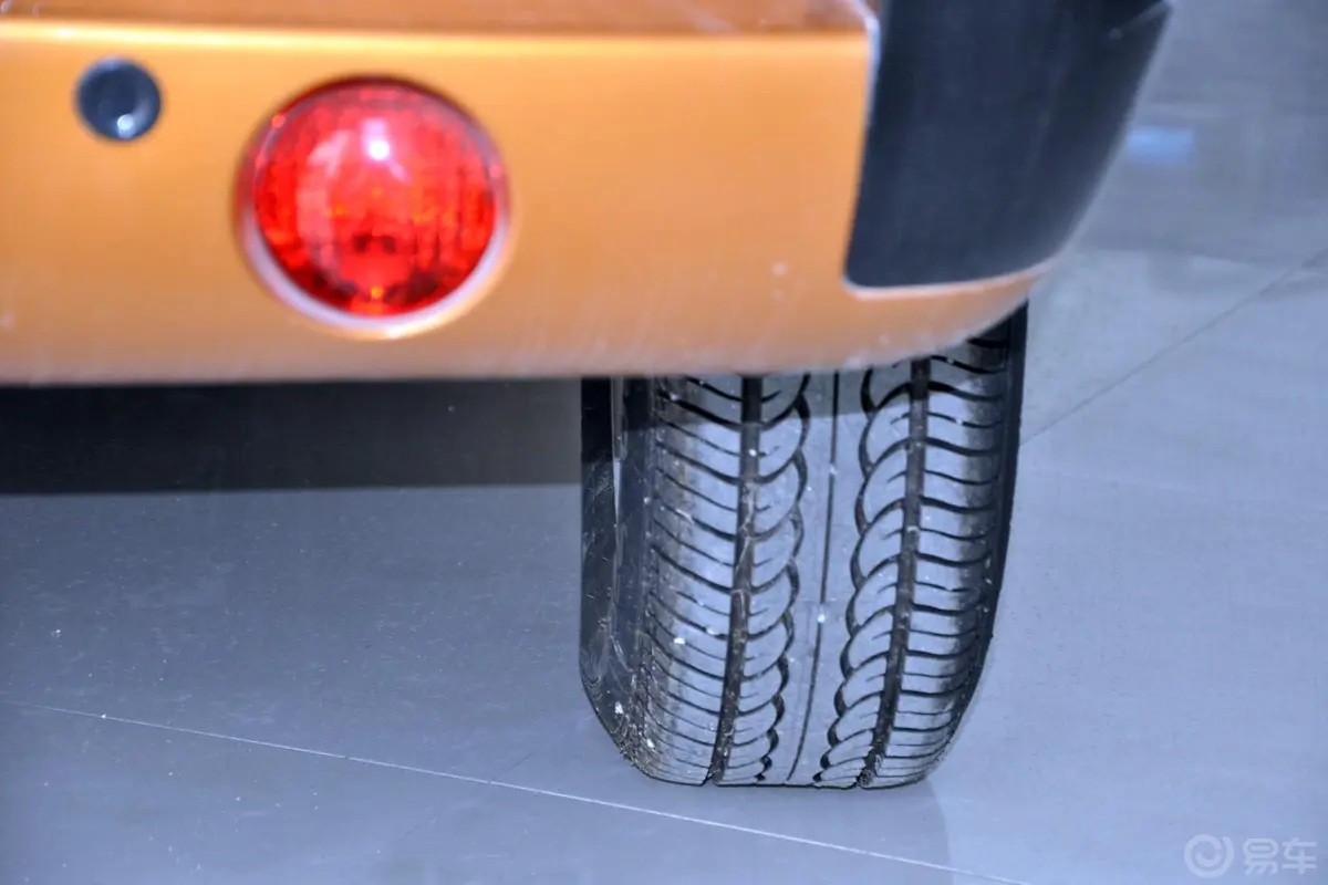 迷迪宜商版标准型 1.5L 国IV(4A91)轮胎花纹