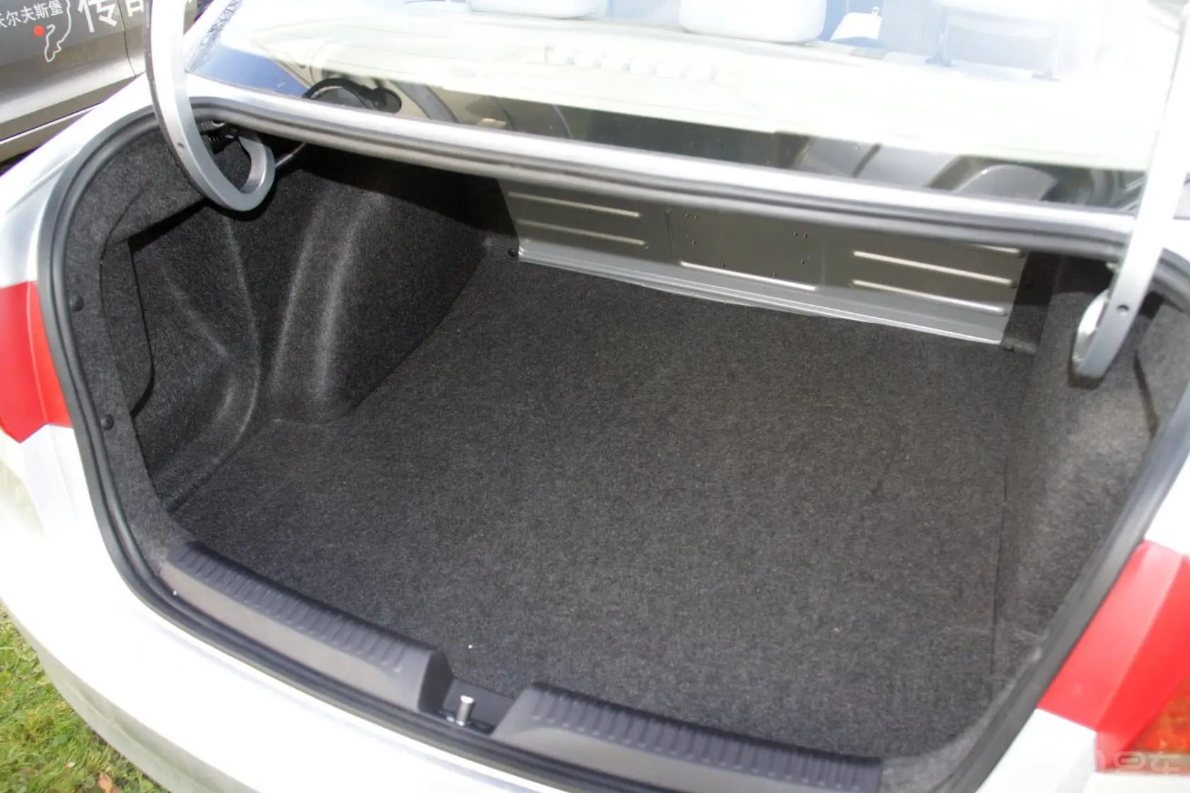 桑塔纳1.6L 自动 豪华版行李箱空间