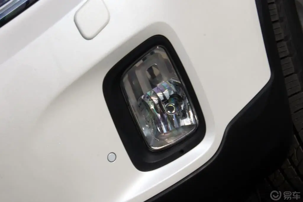 索兰托2.4L 汽油 至尊UVO版 七座雾灯