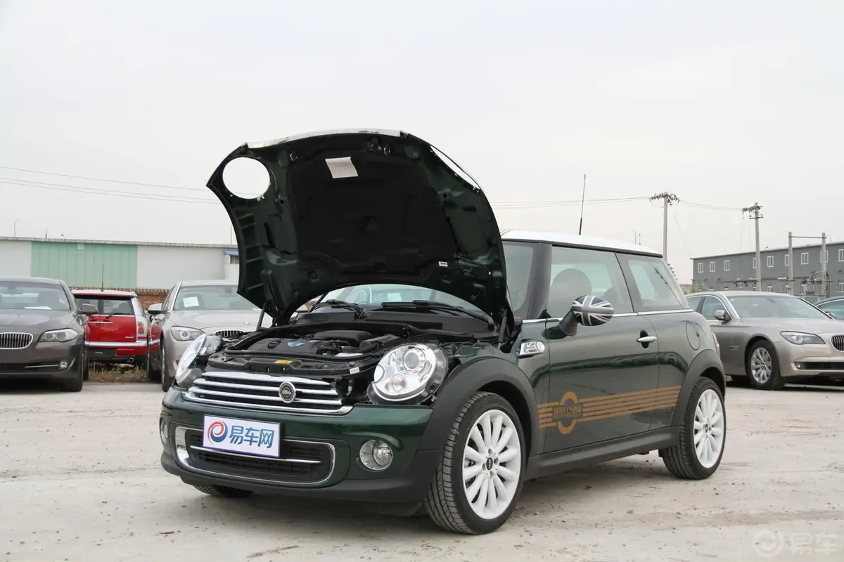 MINI1.6L 中国奥林匹克纪念版发动机盖开启