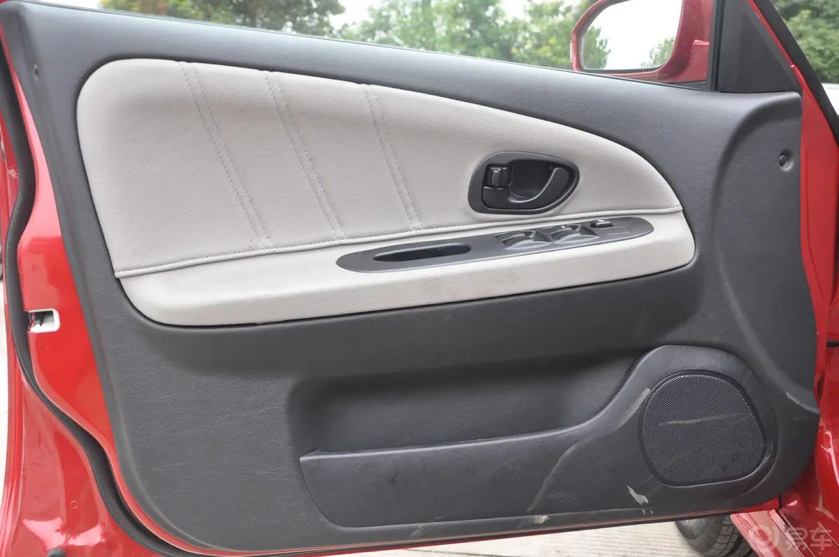 蓝瑟1.6 手动 SEi舒适版驾驶员侧车门内门板