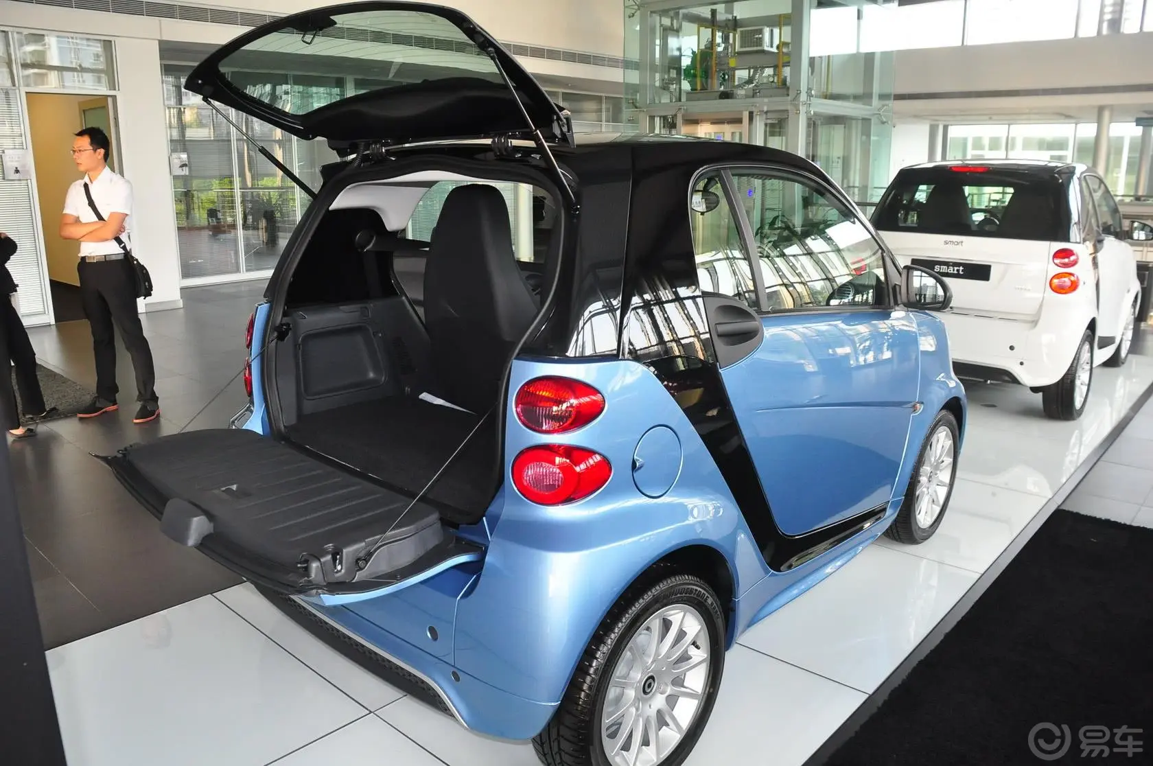 smart fortwo1.0L MHD 硬顶舒适版行李箱空间