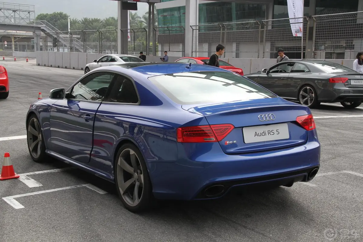 奥迪RS 54.2L 双离合 quattro Coupe外观