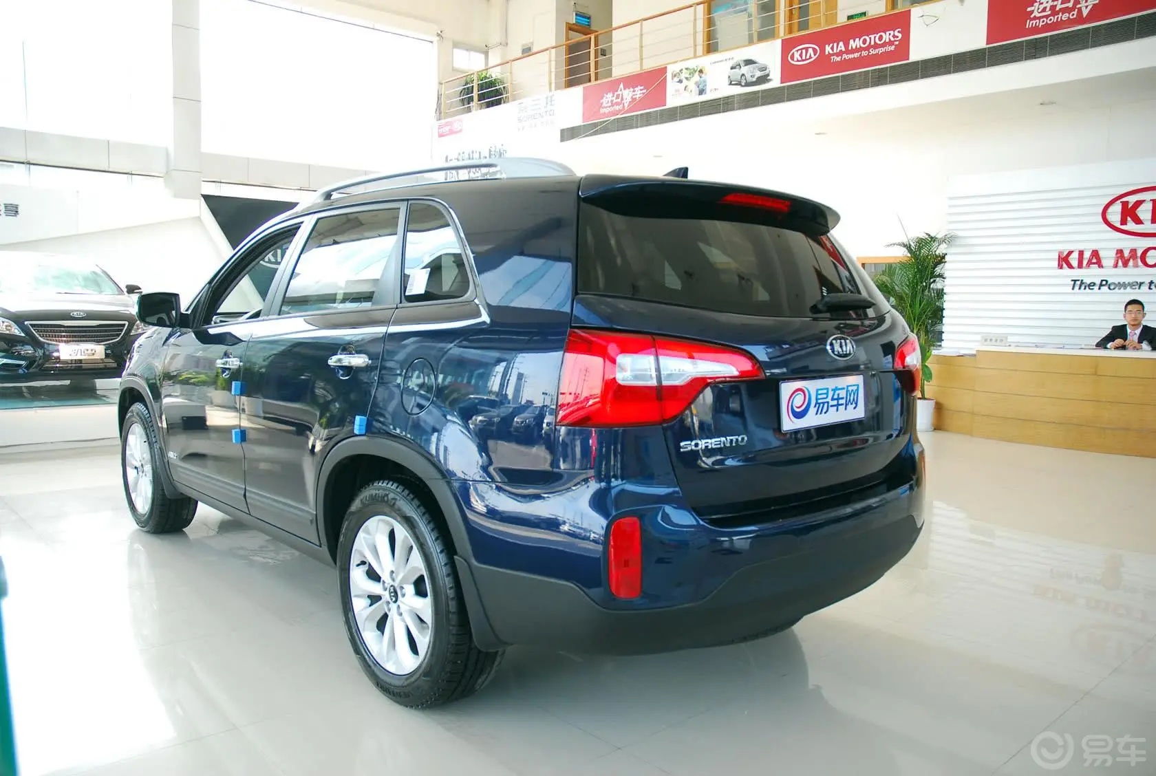 索兰托2.4L 汽油 至尊版 七座外观