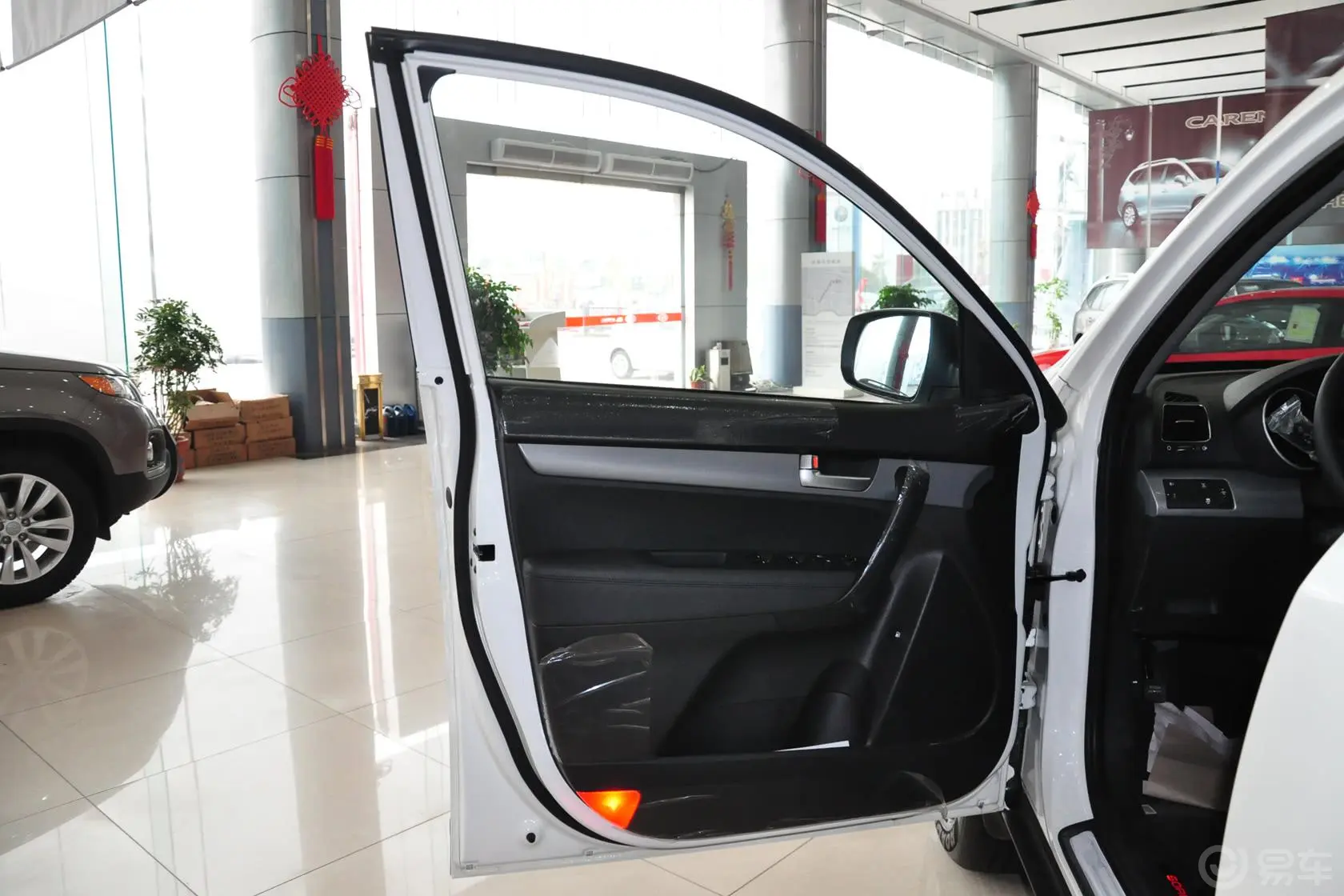 索兰托2.4L 汽油 豪华版 五座驾驶员侧车门内门板