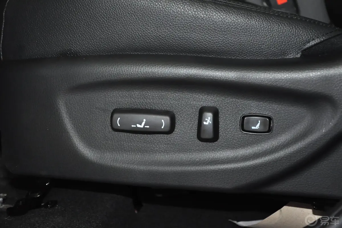 索兰托2.4L 汽油 豪华版 五座座椅调节键