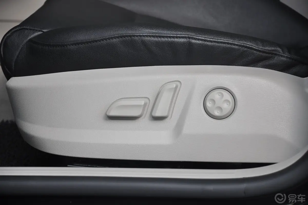 奥迪A3(进口)Sportback 1.8T 自动 尊贵型座椅调节键