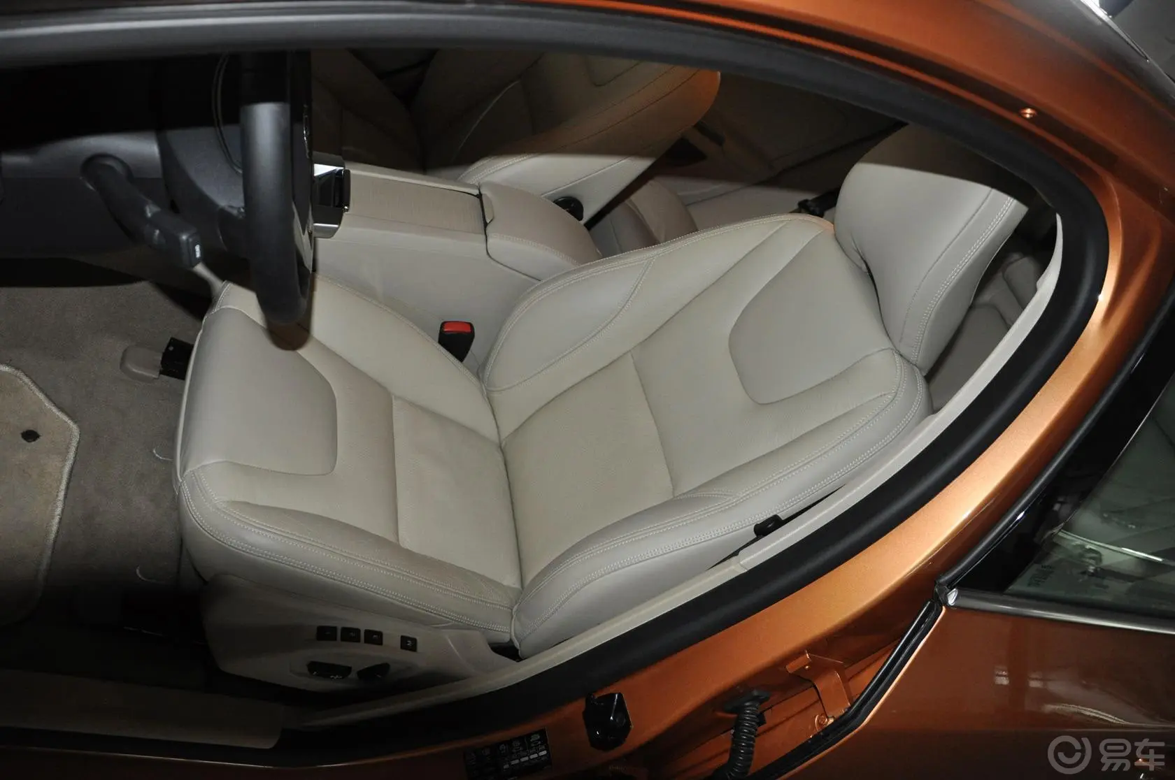 沃尔沃S60(进口)2.0T 手自一体 T5 舒适版驾驶员座椅
