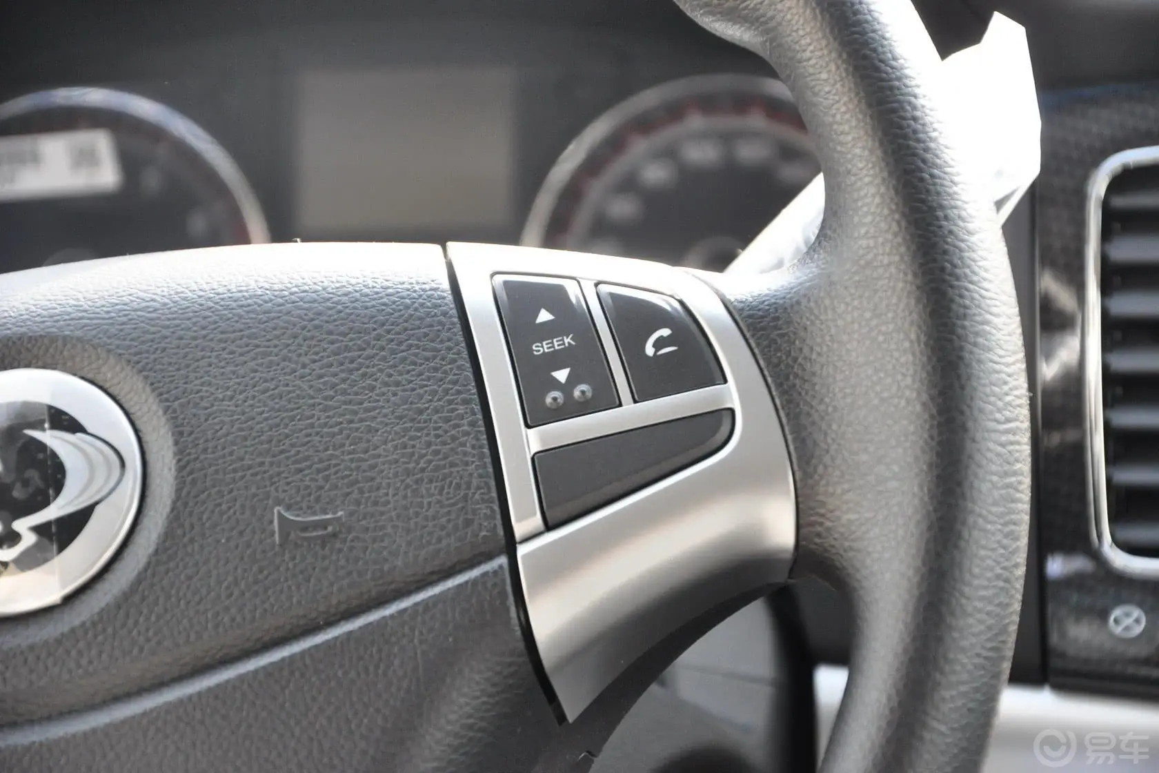 柯兰多2.0L 手动 两驱 舒适版 汽油方向盘功能键（右）