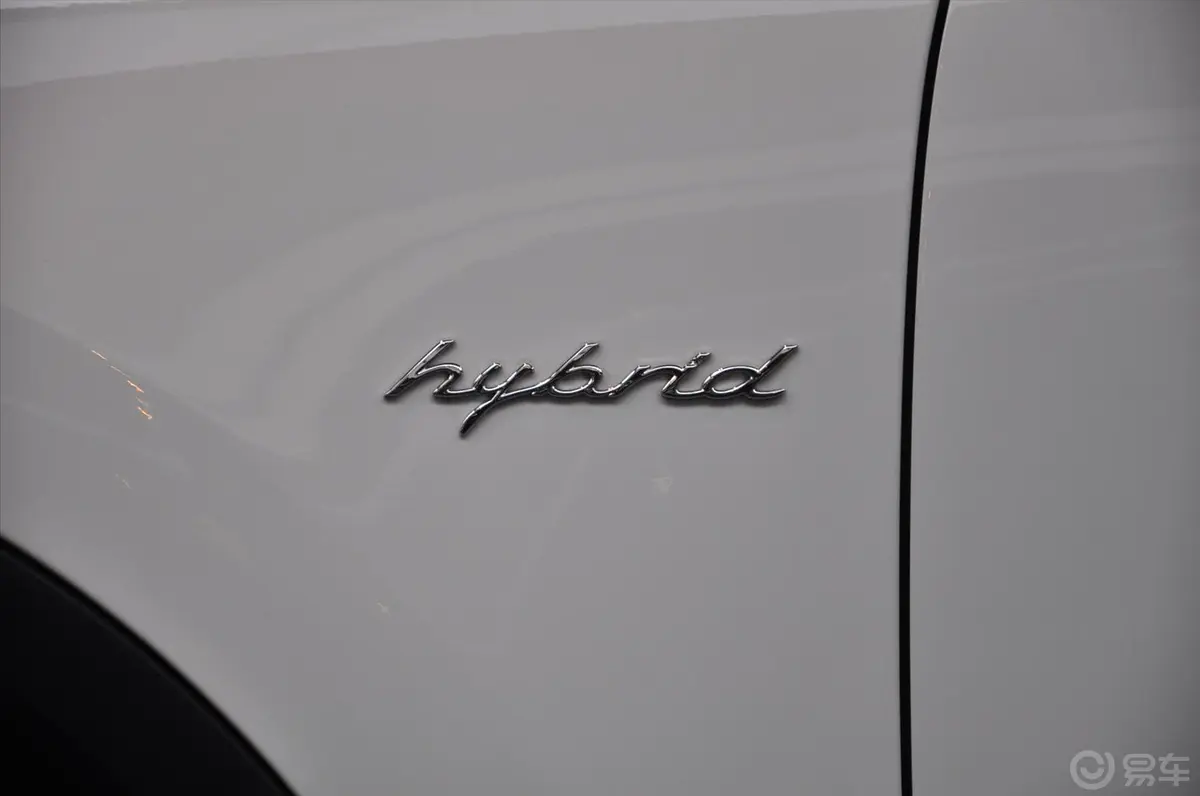 CayenneCayenne S Hybrid 3.0T车侧标