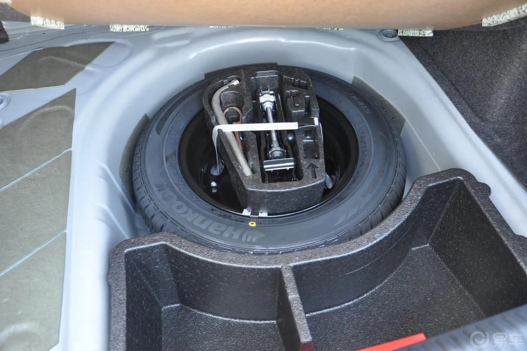 桑塔纳1.4L 手动 舒适版备胎