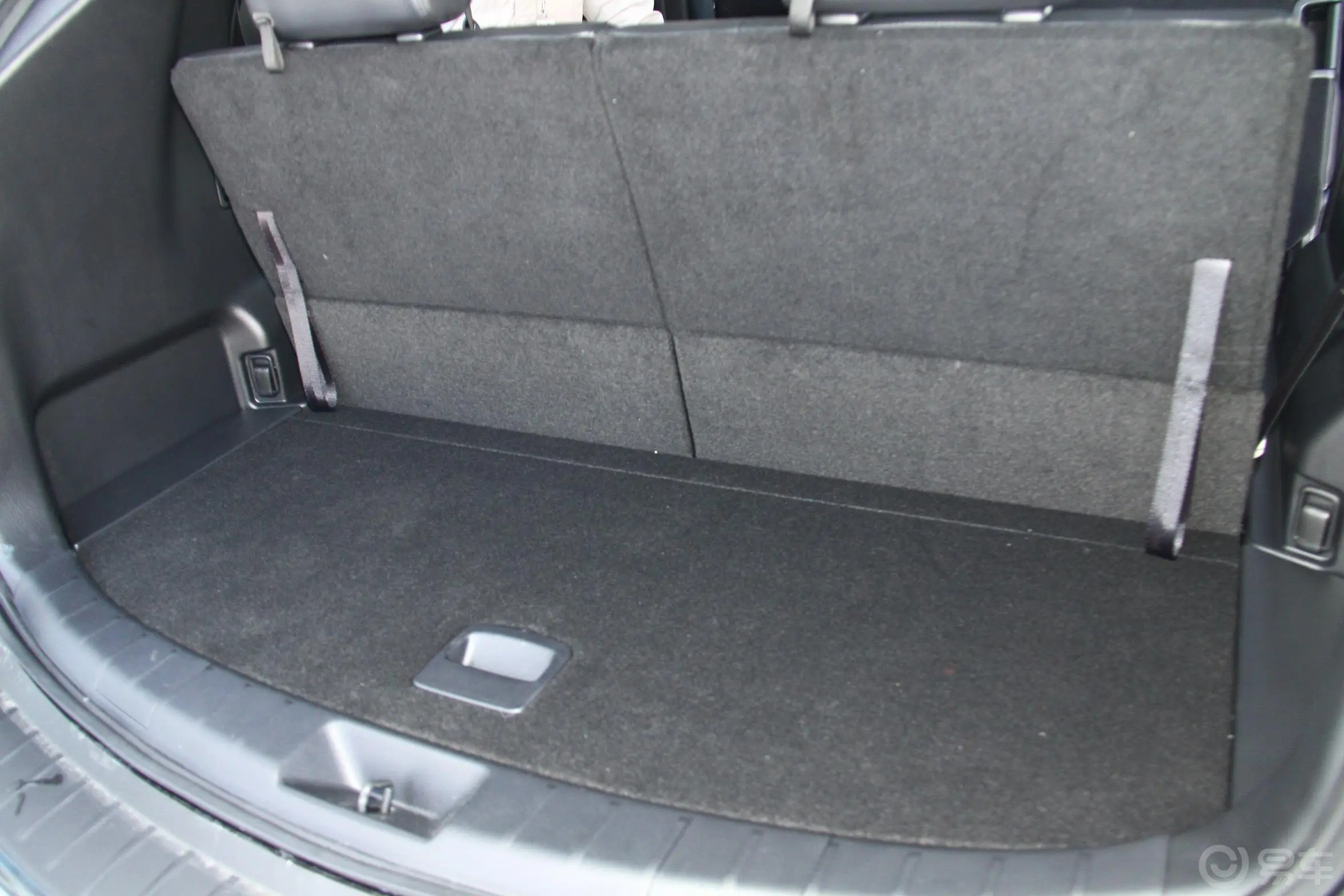 马自达CX-93.7L 自动标准型行李箱空间