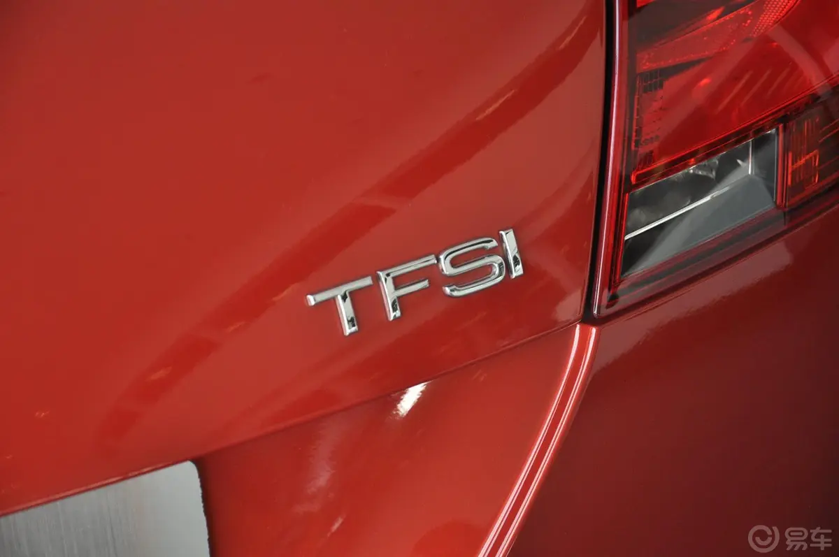 奥迪TTTT Coupé 2.0 TFSI S tronic尾标