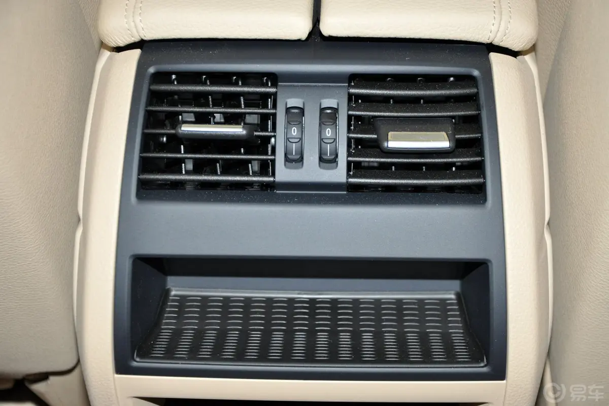 宝马5系(进口)535i xDrive 豪华型内饰