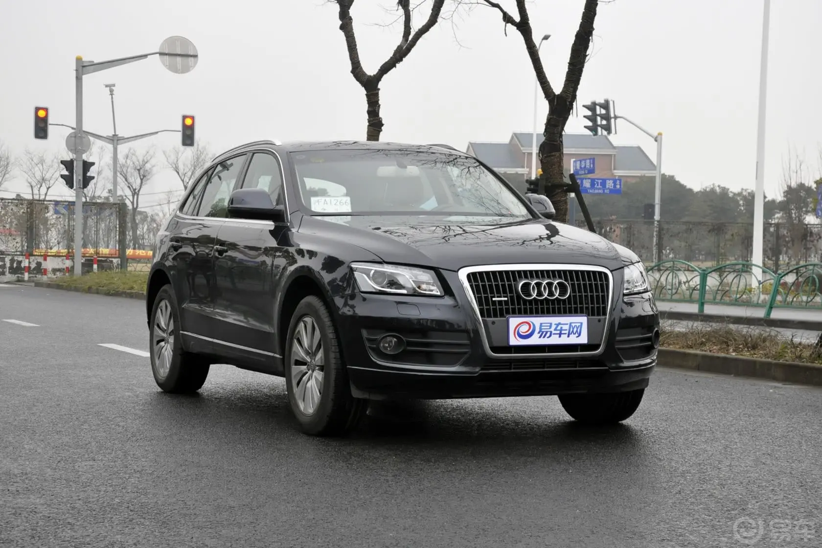 奥迪Q5(进口)2.0 TFSI Hybrid quattro侧前45度车头向右水平