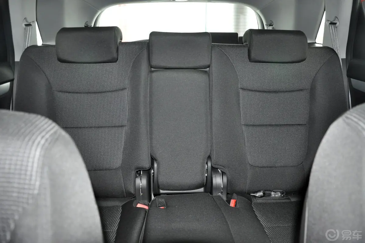 索兰托2.4L 汽油  舒适版 七座后排座椅